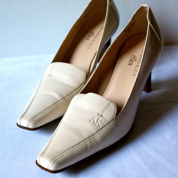 ANNE KLEIN iFlex Cream Leather Heels Square Toe Stacked Heel Women's Size 6 - Picture 1 of 11